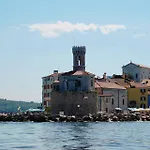Apartma Tayana - With Affordable Parking !!! * Piran