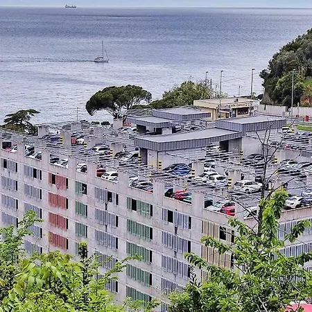 Apartma Tayana - With Affordable Parking !!! Apartmán *
