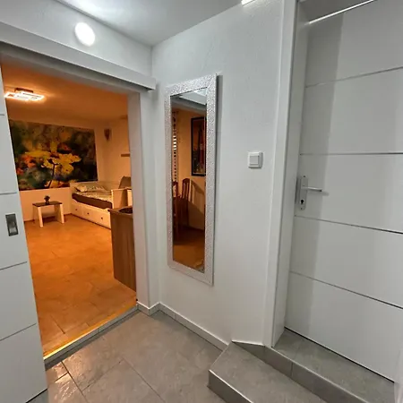 Apartma Tayana - With Affordable Parking !!! * Piran