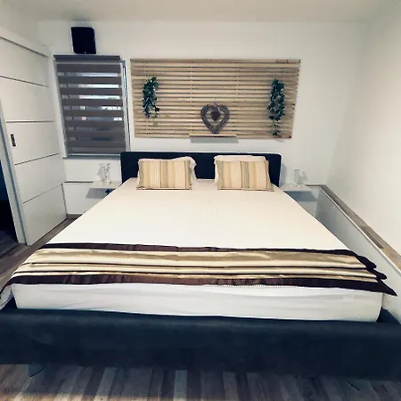 Apartamento Apartma Tayana - With Affordable Parking !!!