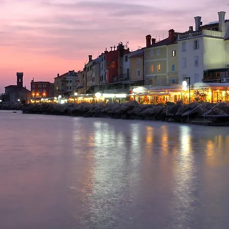 شقة Apartma Tayana - With Affordable Parking !!! *