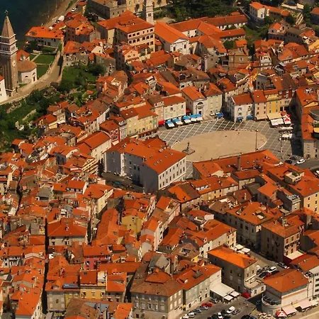 Apartma Tayana - With Affordable Parking !!! * Piran