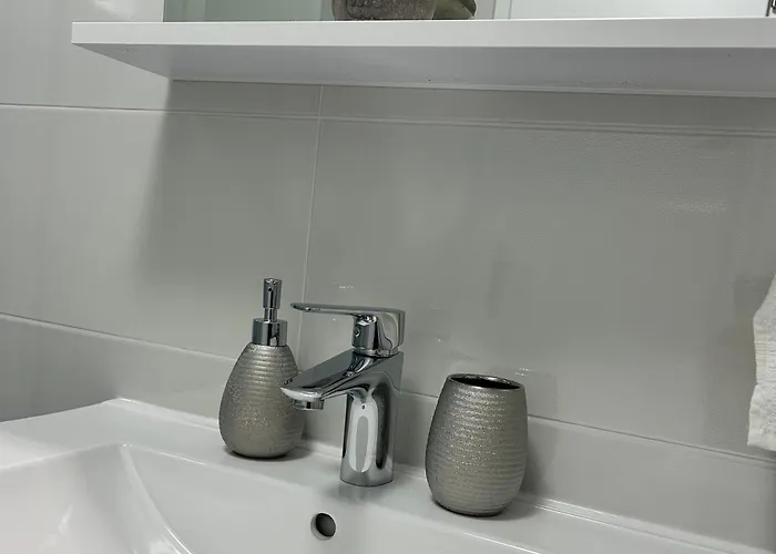 דירה Apartma Tayana - With Affordable Parking !!! פיראן