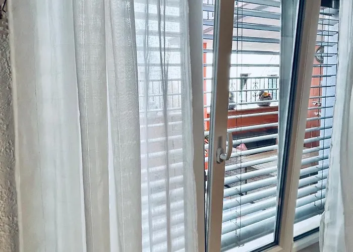 Apartma Tayana - With Affordable Parking !!! דירה פיראן